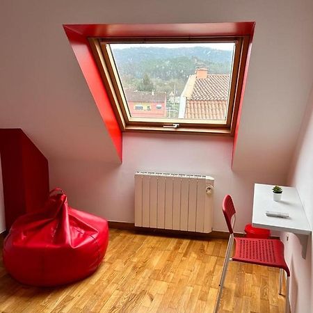 Acogedor Apartamento Atico En El Centro De O Porrino Ngoại thất bức ảnh